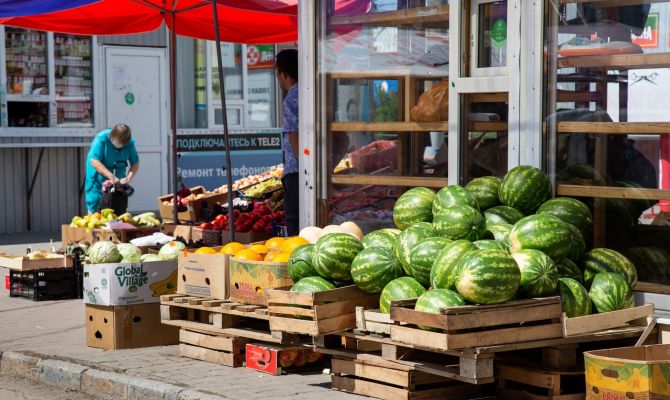 Арбузы с большой дороги: от чего зависит вкус бахчевых в июле