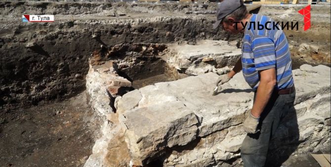 В Туле под землей ищут древний алтарь и белокаменные стены