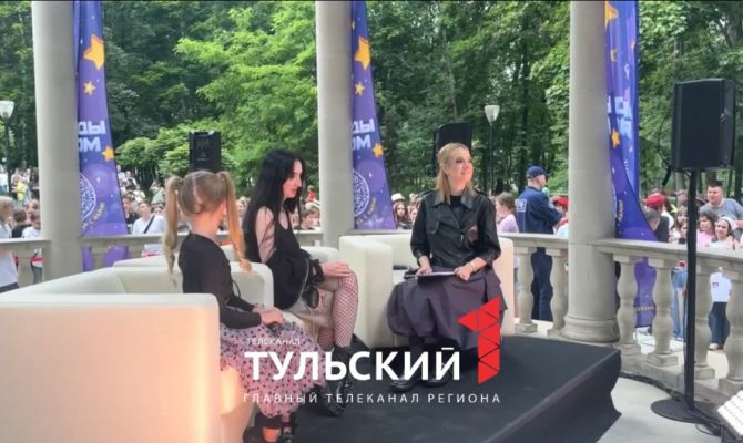 Популярная балерина и блогер Арина Дубкова пообщалась с юными туляками