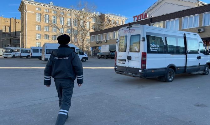 В Туле пассажиров перевозили на маршрутках с неисправными двигателем и тормозами