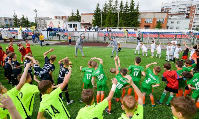 Игроки тульского "Арсенала" провели мастер-класс на Дне футбола