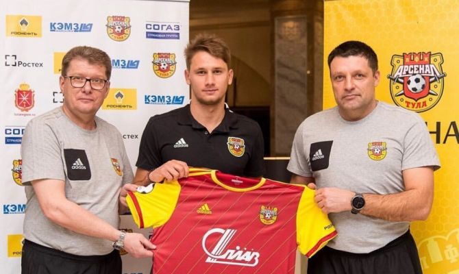 Тульский "Арсенал" на 1,5 года подписал контракт с защитником Максимом Володько