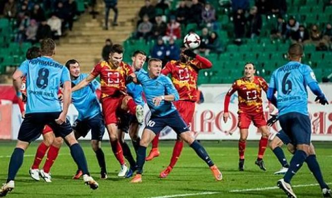 В Туле стартовал матч «Арсенал» - «Крылья Советов»