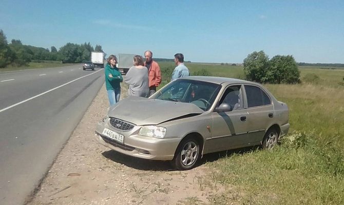 Обгон на трассе "Узловая-Новомосковск" закончился аварией