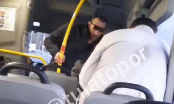 Поножовщина в тульском автобусе: полиция проводит проверку