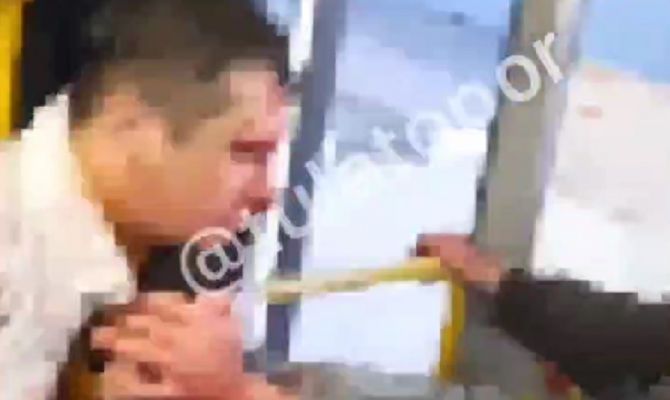 Очевидцы сообщили о поножовщине в тульском автобусе 