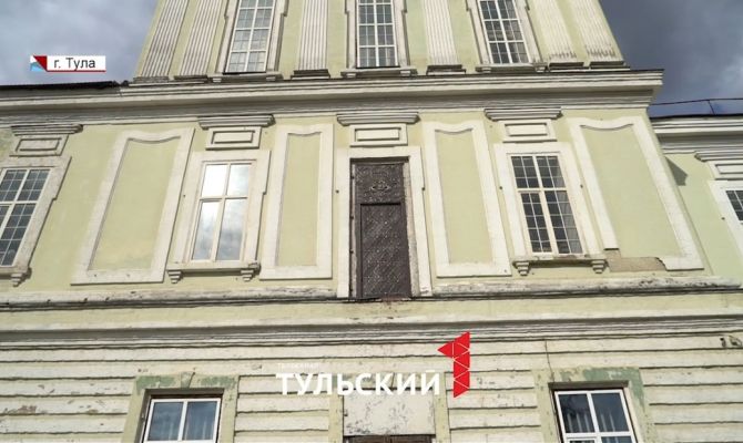 Звон колоколов и кованая дверь: священник-кузнец методично восстанавливает храм в центре Тулы