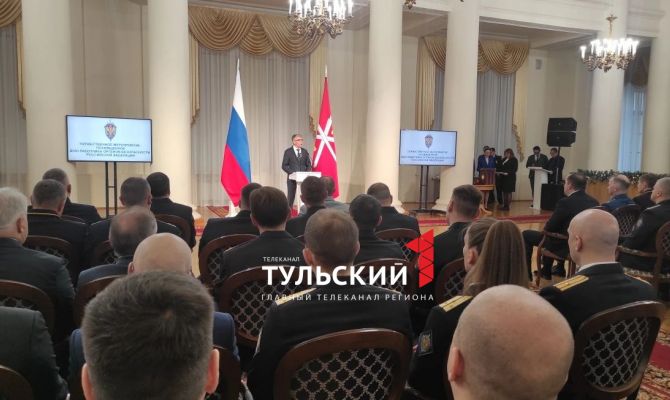 Дмитрий Миляев наградил отличившихся сотрудников ФСБ