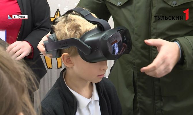 Очки виртуальной реальности, интерактивный стол: в Большой Туле открыли модельную библиотеку