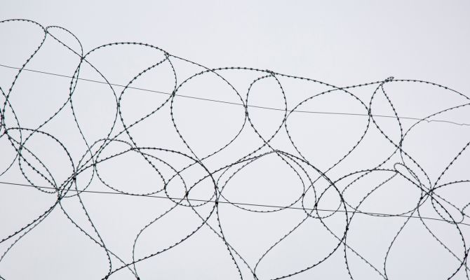 В Туле экс-сотрудника колонии осудили за взятку