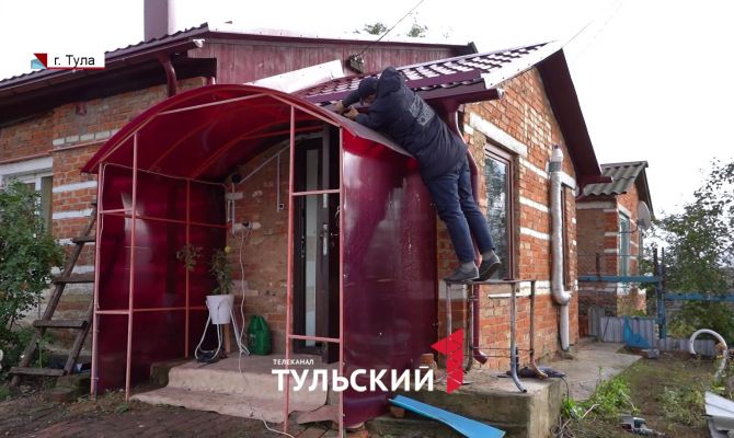 Семья бойца СВО рассказала, как решила проблему с текущей крышей