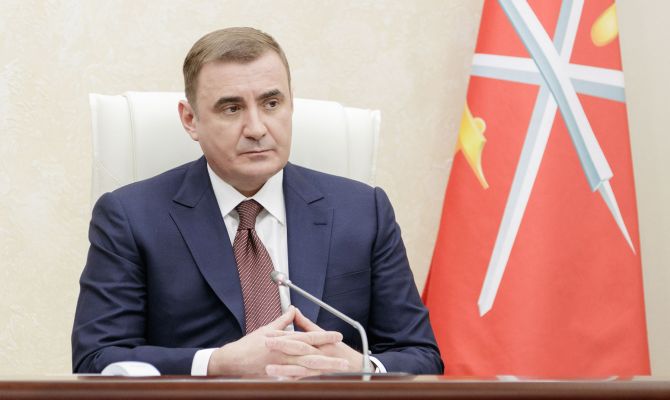 Алексей Дюмин поздравил туляков с Днем оружейника