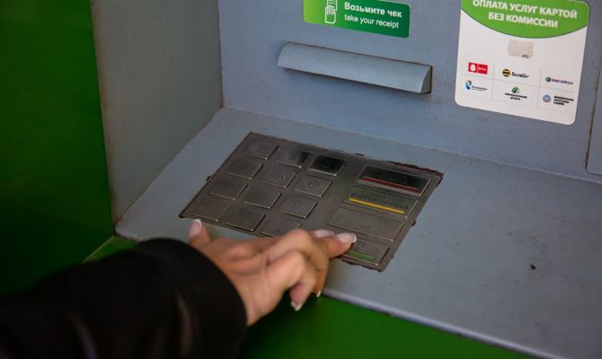 За полгода на работу страховщиков и банков пожаловались почти 200 000 россиян