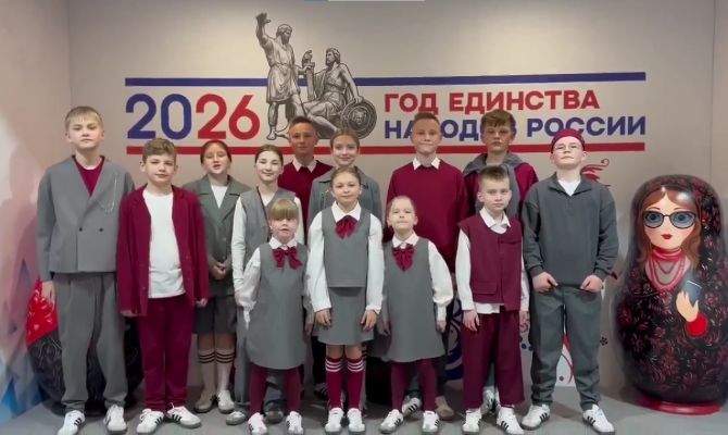 Команда "Эти" из Плавска борется за выход в финал Всероссийской юниор-лиги КВН