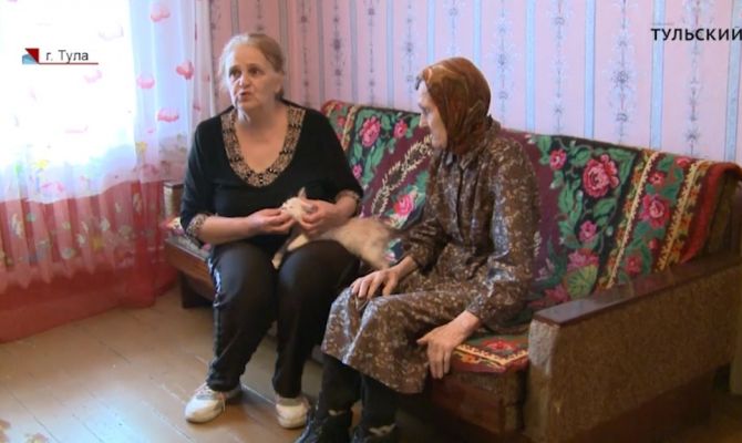 Жителей первого этажа суворовской многоэтажки одолевают блохи