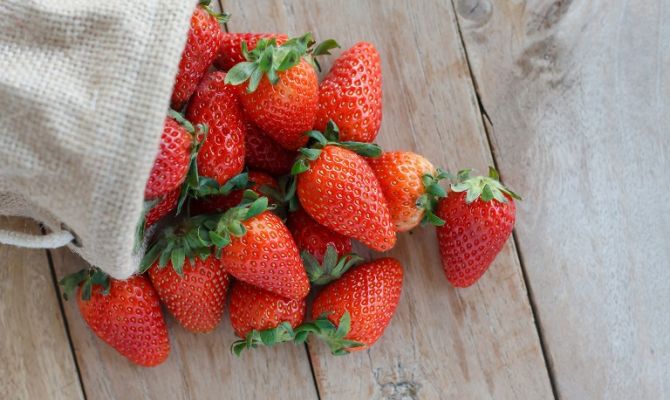 Эксперты рассказали о главных правилах выбора вкусной клубники 