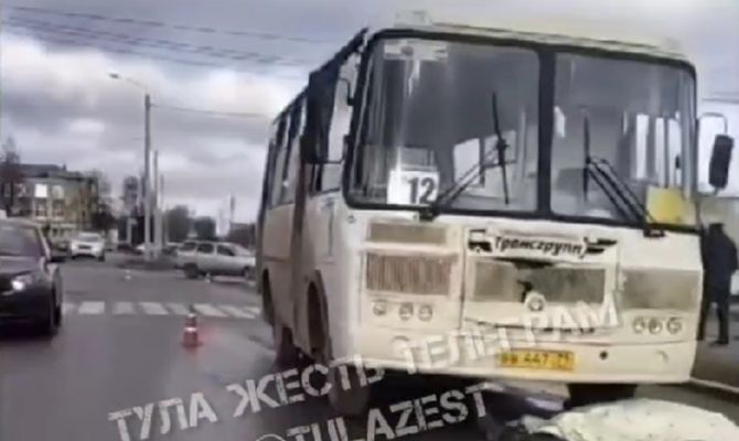 В Новомосковске пенсионерка погибла под колесами автобуса