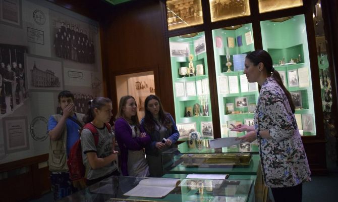 Юным тулякам в краеведческом музее открыли "Тайны книжных страниц" 