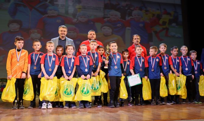 В Туле наградили порядка 300 сильнейших представителей футбола