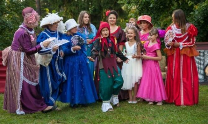 Туляков приглашают в «Театр на лужайке»