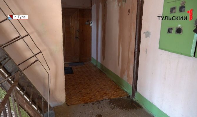 Чудо природы: жителей тульской девятиэтажки в 30-градусный мороз залили весенние ручьи