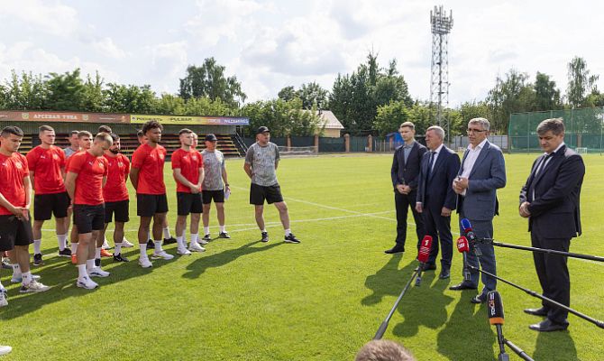 Губернатор Тульской области встретился с футболистами ПФК «Арсенал»