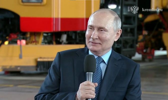 Владимир Путин в Туле рассказал о продолжении программы переселения из аварийного жилья