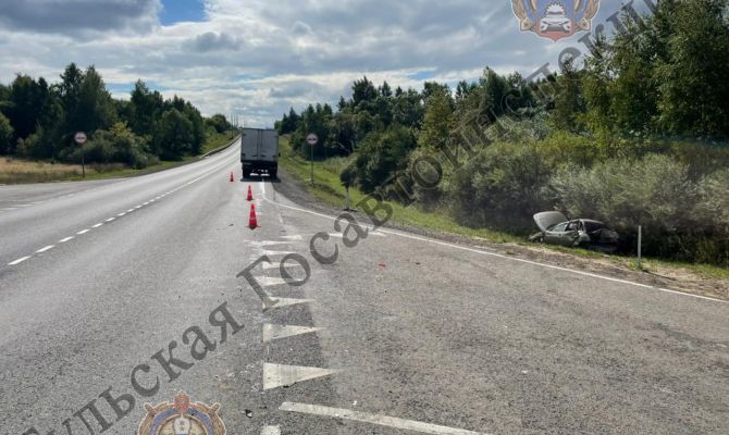 В Богородицком районе "Лада" улетела в кювет после столкновения с "ГАЗелью"