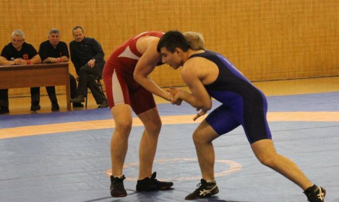 Тульские борцы завоевали полный комплект медалей на всероссийском турнире