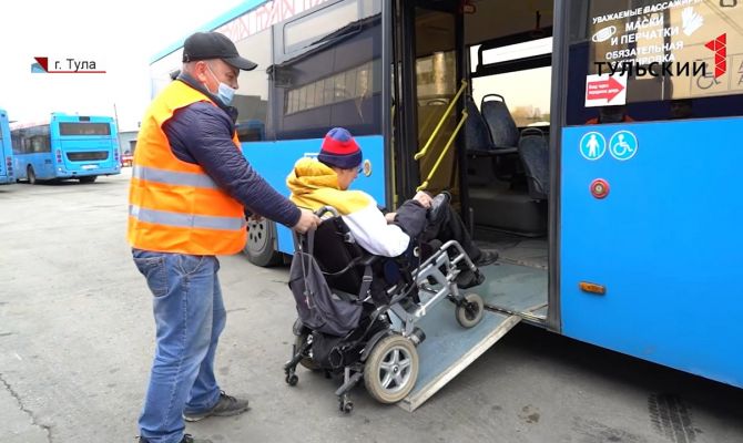 Для водителей тульских автобусов провели урок вежливости