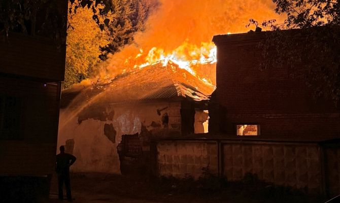 В Болохове загорелось бывшее здание полиции