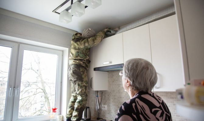 В шаге от трагедии: в квартирах жителей дома на улице Металлургов скапливался угарный газ