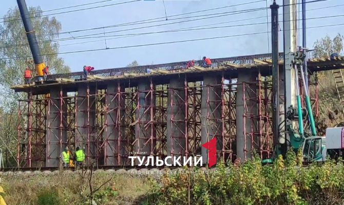 В Заокском районе строят почти километровый мост