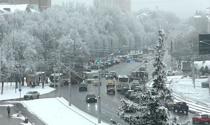 Тульская Госавтоинспекция предупредила водителей о гололедице на дорогах