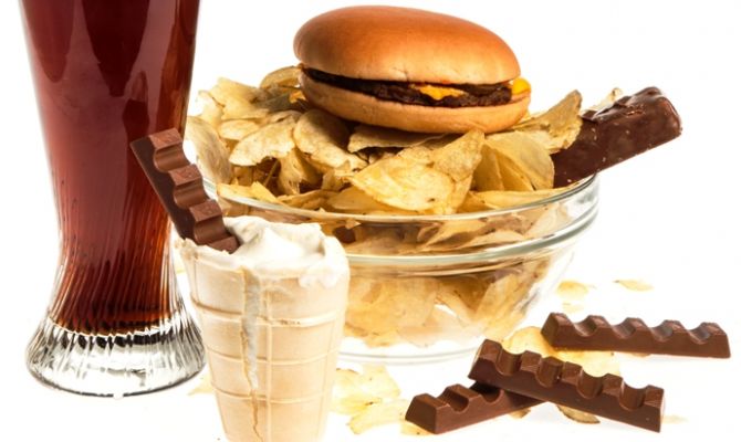 Сахар, соль, жиры, кислоты: россияне умирают от плохой еды