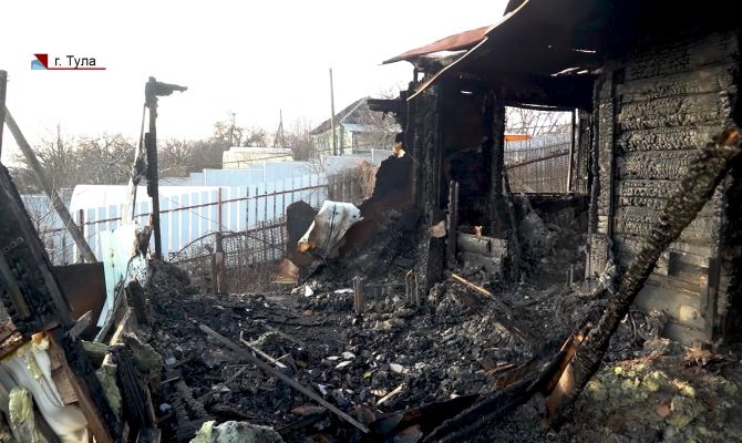 Молодая семья из Тулы в Сочельник осталась без крыши над головой из-за пожара