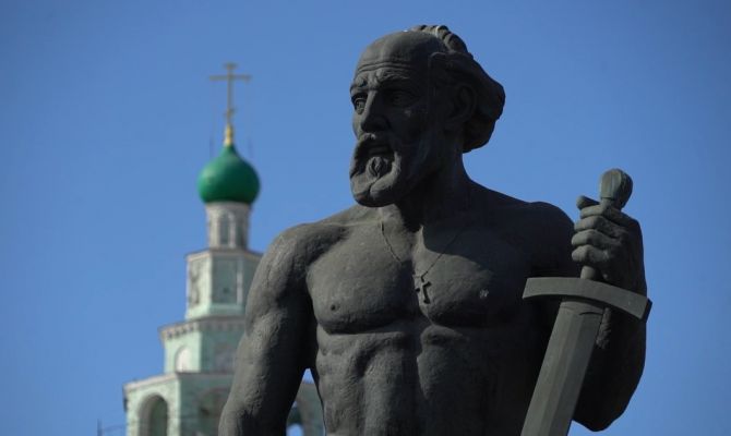 «О знаменитых конструкторах»: в Музее оружия прошла экскурсия в честь 85-летия тульского ученого