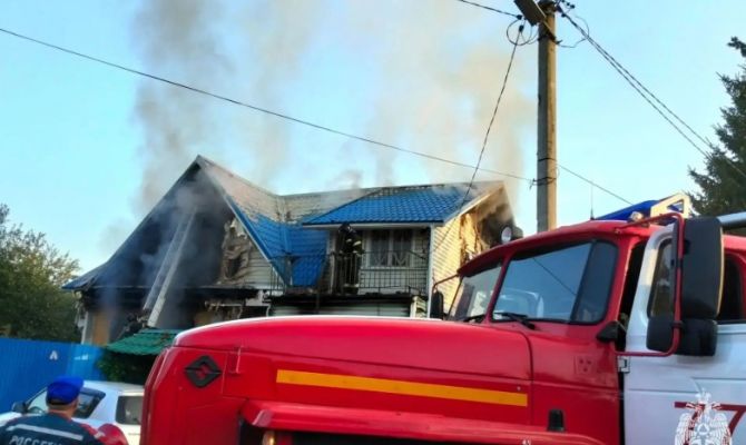 На пожаре в частном доме в Донском пострадал 60-летний мужчина