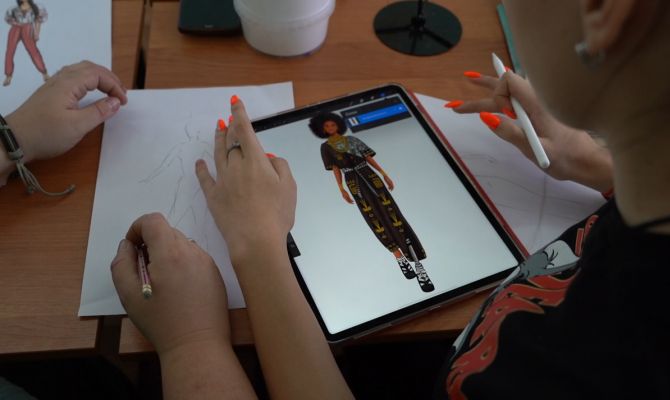 Старшеклассница из Алексина создает коллекцию одежды для людей с ограниченными возможностями