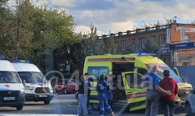 Тройное ДТП в Туле с автобусом и "скорой": появилось видео с места происшествия