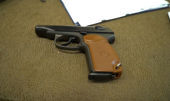 Туляк выстрелил в лицо полицейскому из газового пистолета