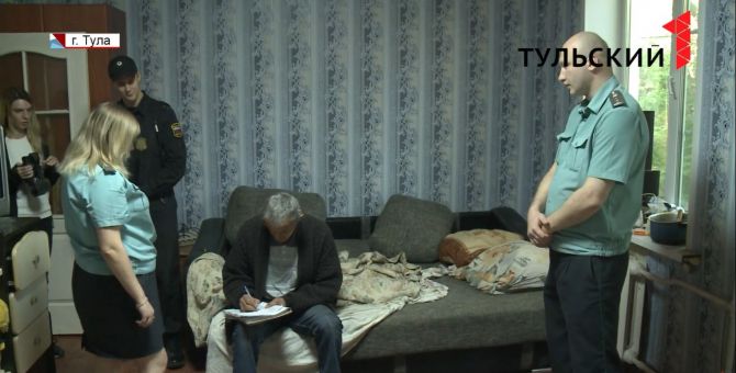 Тульские приставы помогают собрать ребенка в школу