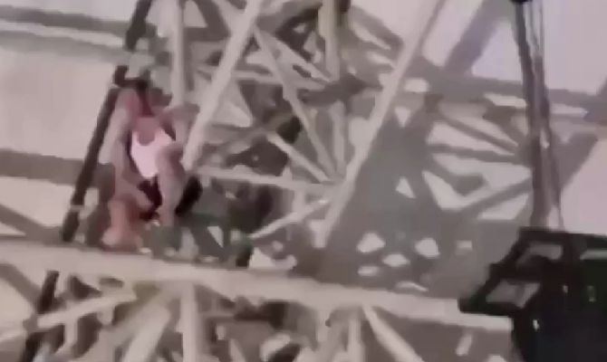 В Анапе фанат рисковал жизнью, чтобы посмотреть концерт SHAMANа