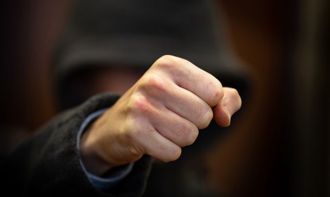 В Узловой драка в квартире закончилась смертью человека