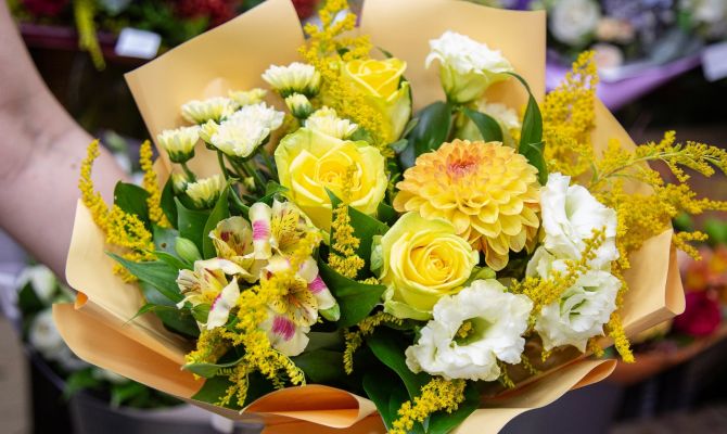 Доставка цветов в Москве - как заказать свежий букет с гарантией и точно в срок