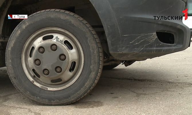 «Лысая» резина и негорящие фары: какие нарушения чаще всего находят в тульских автобусах