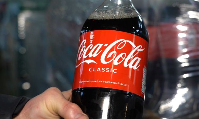 В тульских магазинах появилась "Кока-кола" российского производства