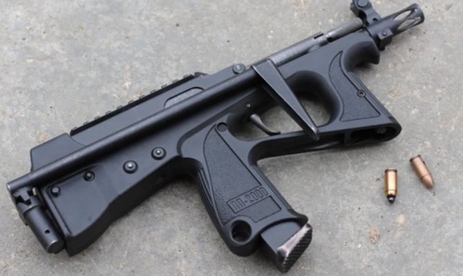 Военных летчиков начали вооружать тульским пистолетом-пулеметом ПП-2000