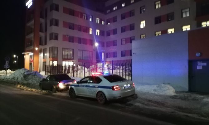 В Туле инспекторов ДПС помогли беременной женщине добраться до роддома