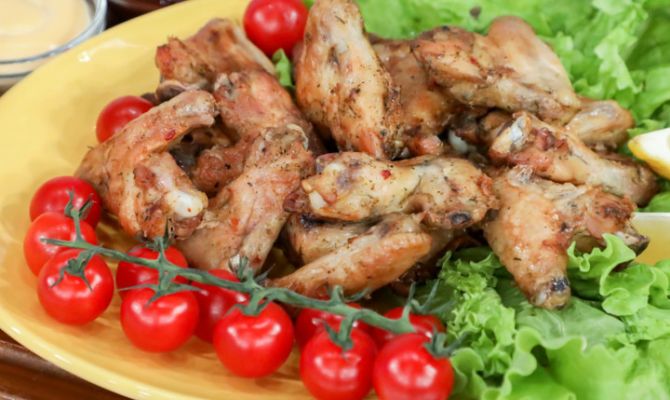 Эксперты нашли опасные куриные крылья с сальмонеллой